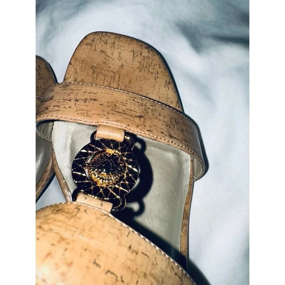 Carriage Court “Daphne” Tan Cork Wedge Sandals Size 9.5 Gold-Tone Embellishment - Picture 5 of 10
